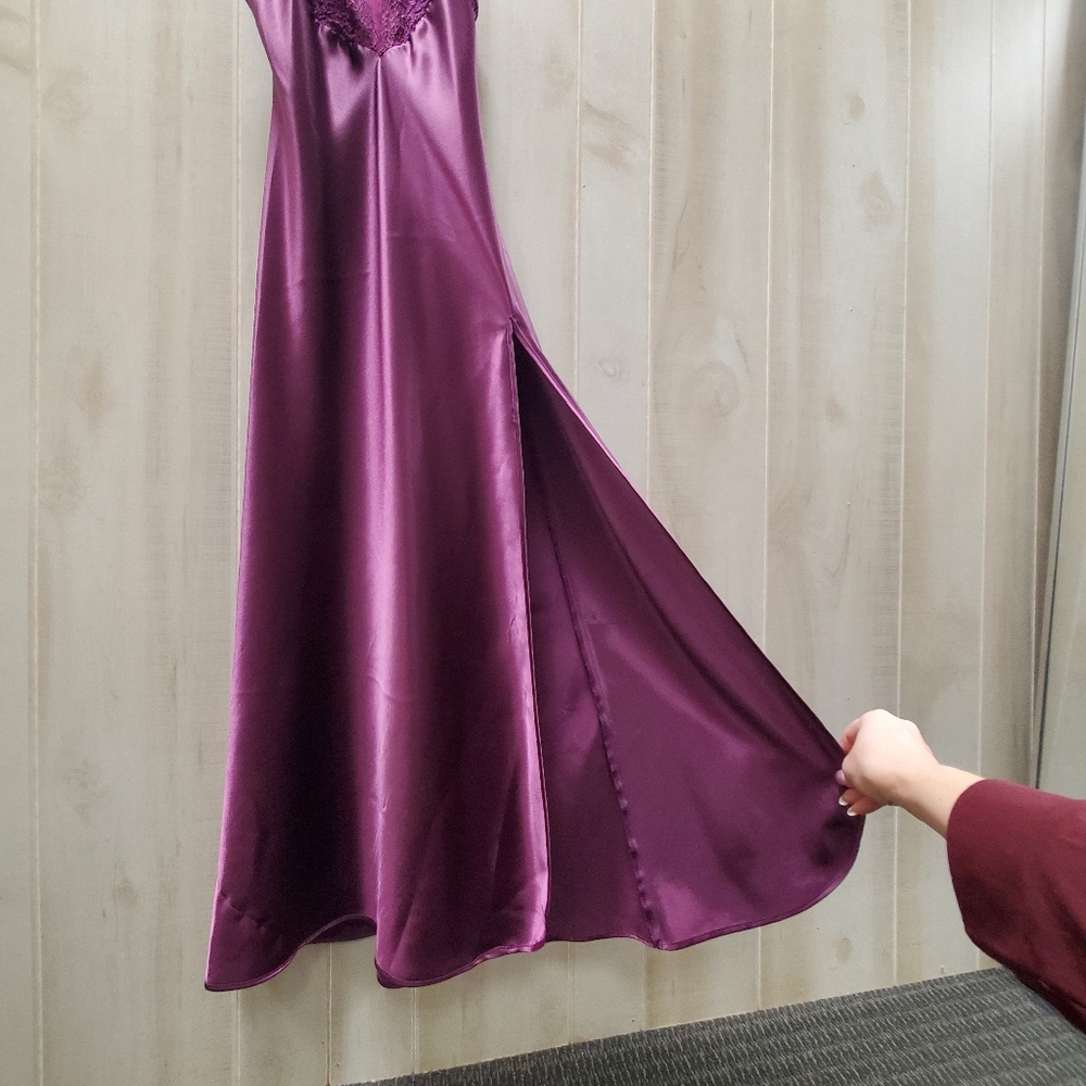VINTAGE Victoria's Secret Gold Label Plum Slip Night Gown Hi Slit EUC Size XS - Picture 2 of 13